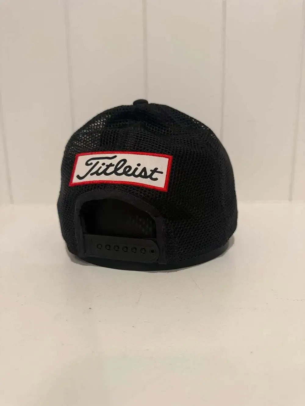 Titleist Pro V1 Black Mesh Back Snapback Golf Hat
